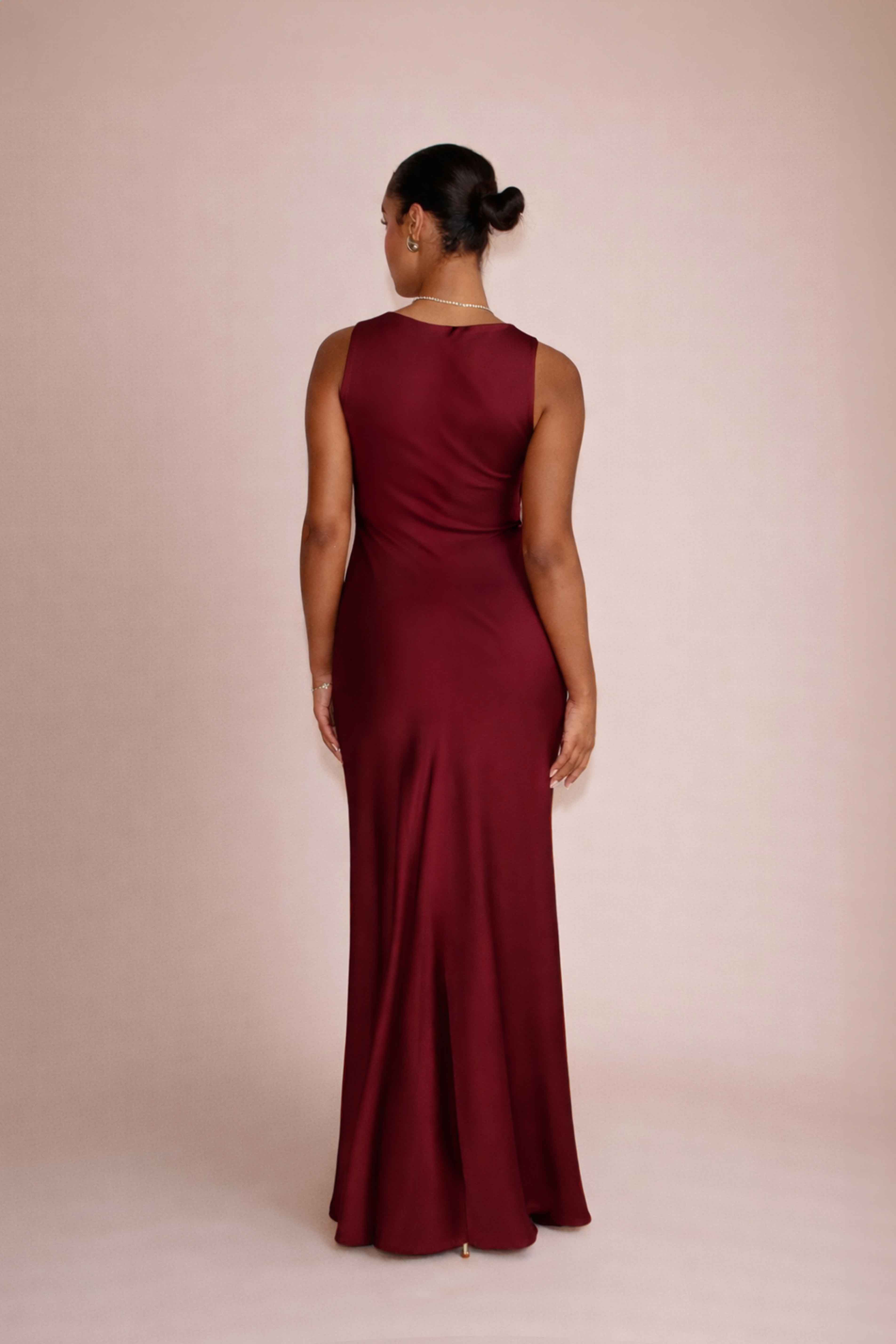 Robe Longue à Col Bénitier Haut - Bordeaux — Modeen
