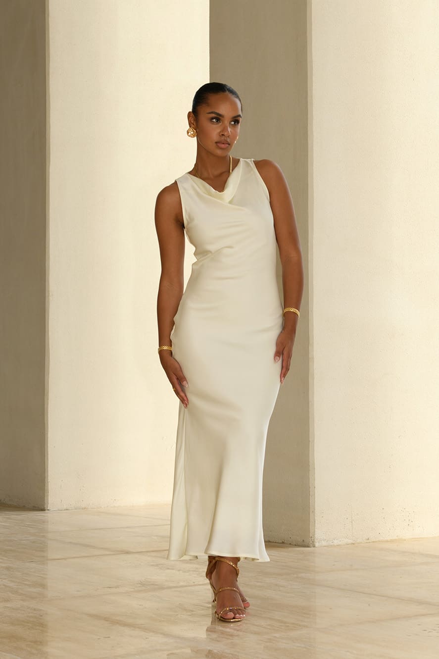 Robe Longue à Col Bénitier Haut - Crème — Modeen