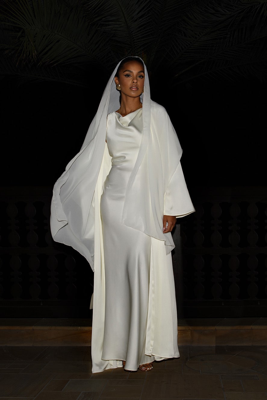 Robe Longue à Col Bénitier Haut - Crème — Modeen