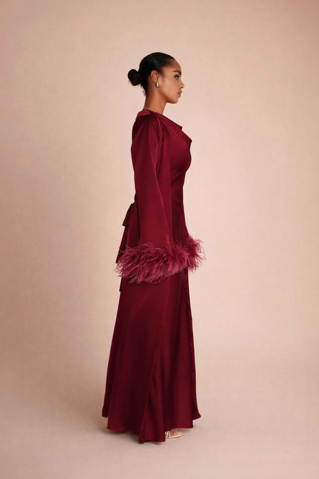Abaya à Manches en Plumes - Bordeaux — Modeen