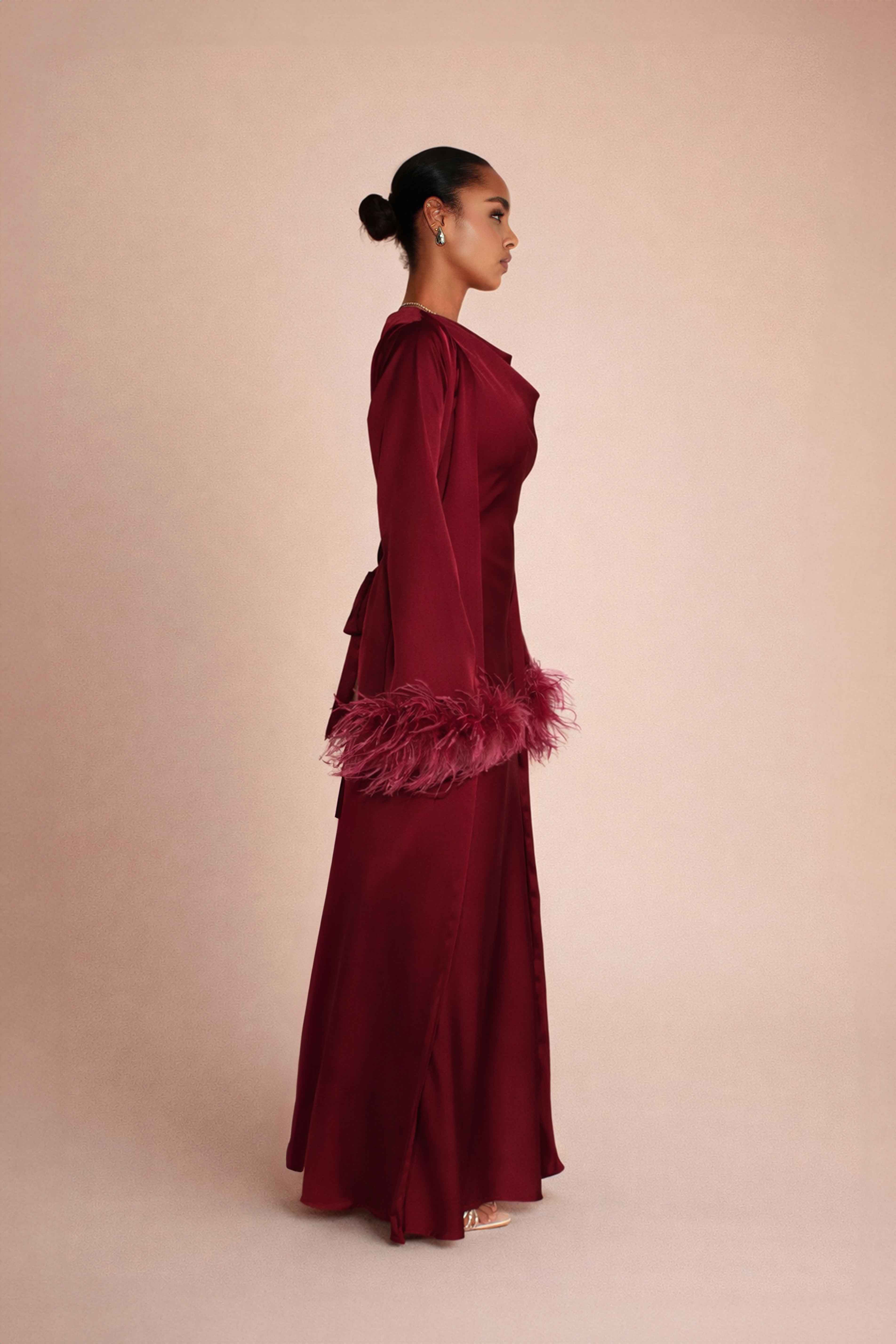 Abaya à Manches en Plumes - Bordeaux — Modeen