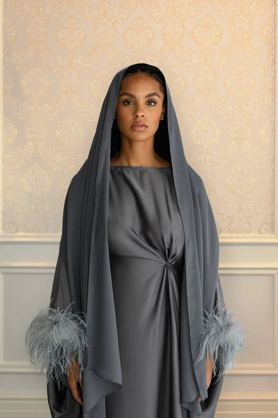 Caftan à Plumes - Gris Anthracite — Modeen