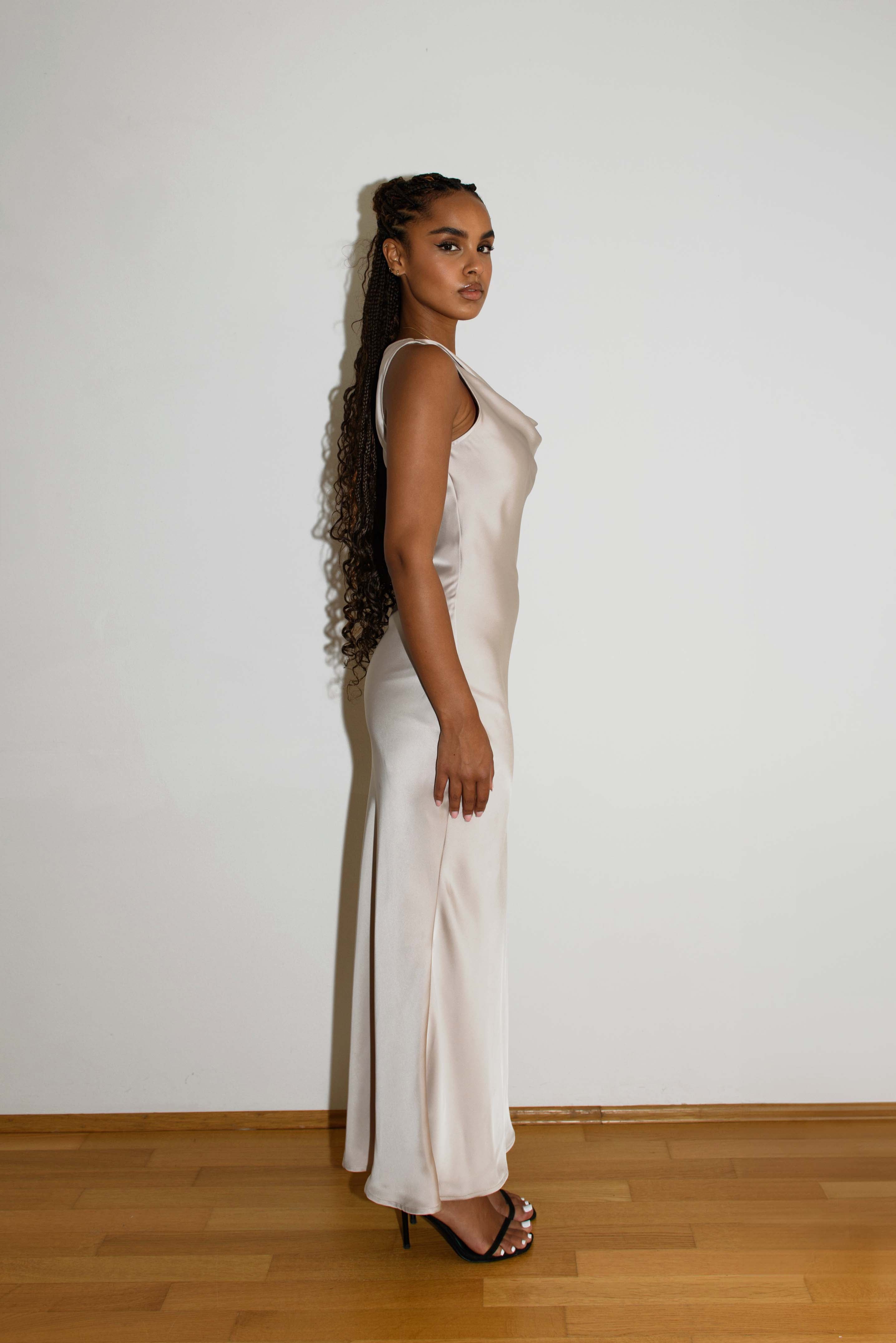 Robe Longue Studio Ruya à Col Bénitier - Champagne — Modeen