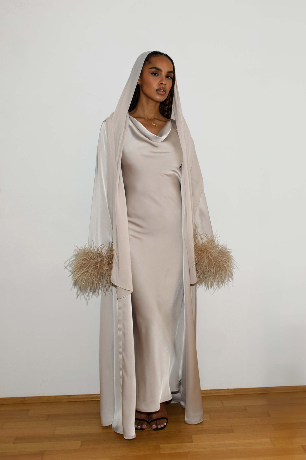 Abaya à Manches en Plumes - Champagne — Modeen