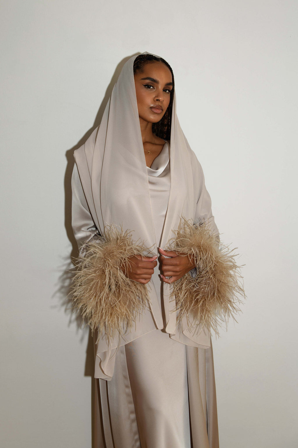 Abaya à Manches en Plumes - Champagne — Modeen