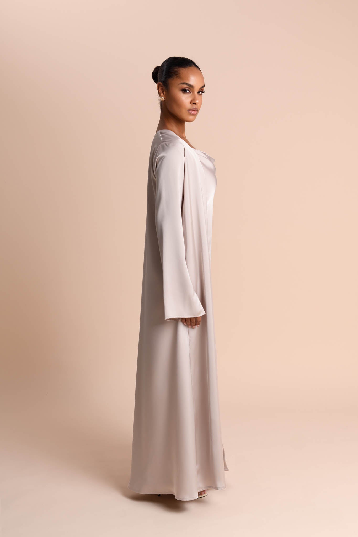 Abaya Studio à Manches Fendues - Champagne — Modeen