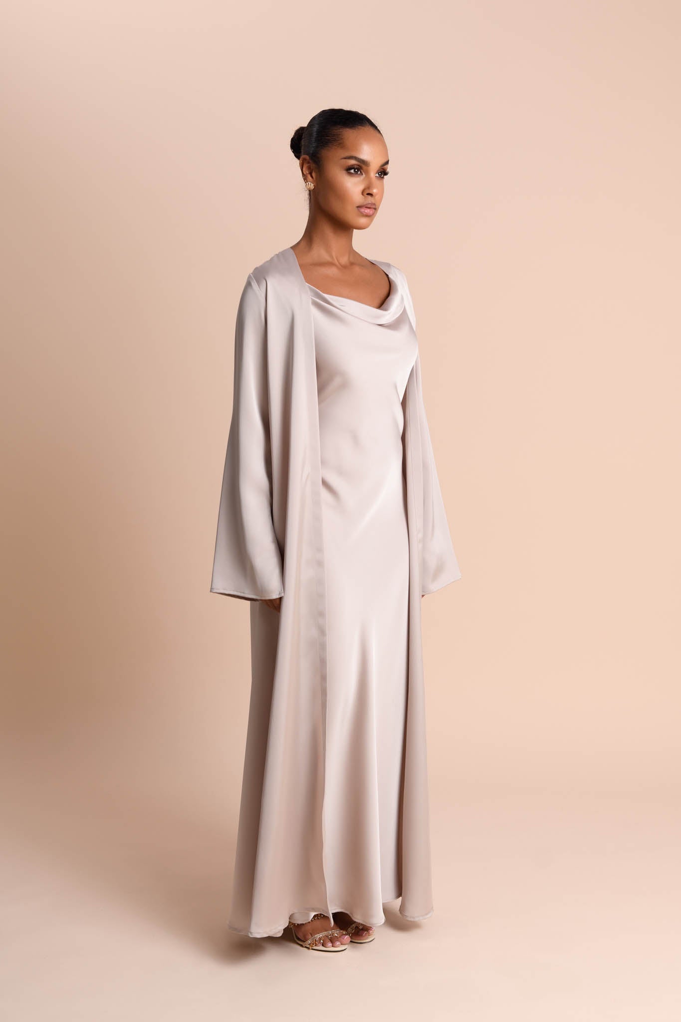 Abaya Studio à Manches Fendues - Champagne — Modeen