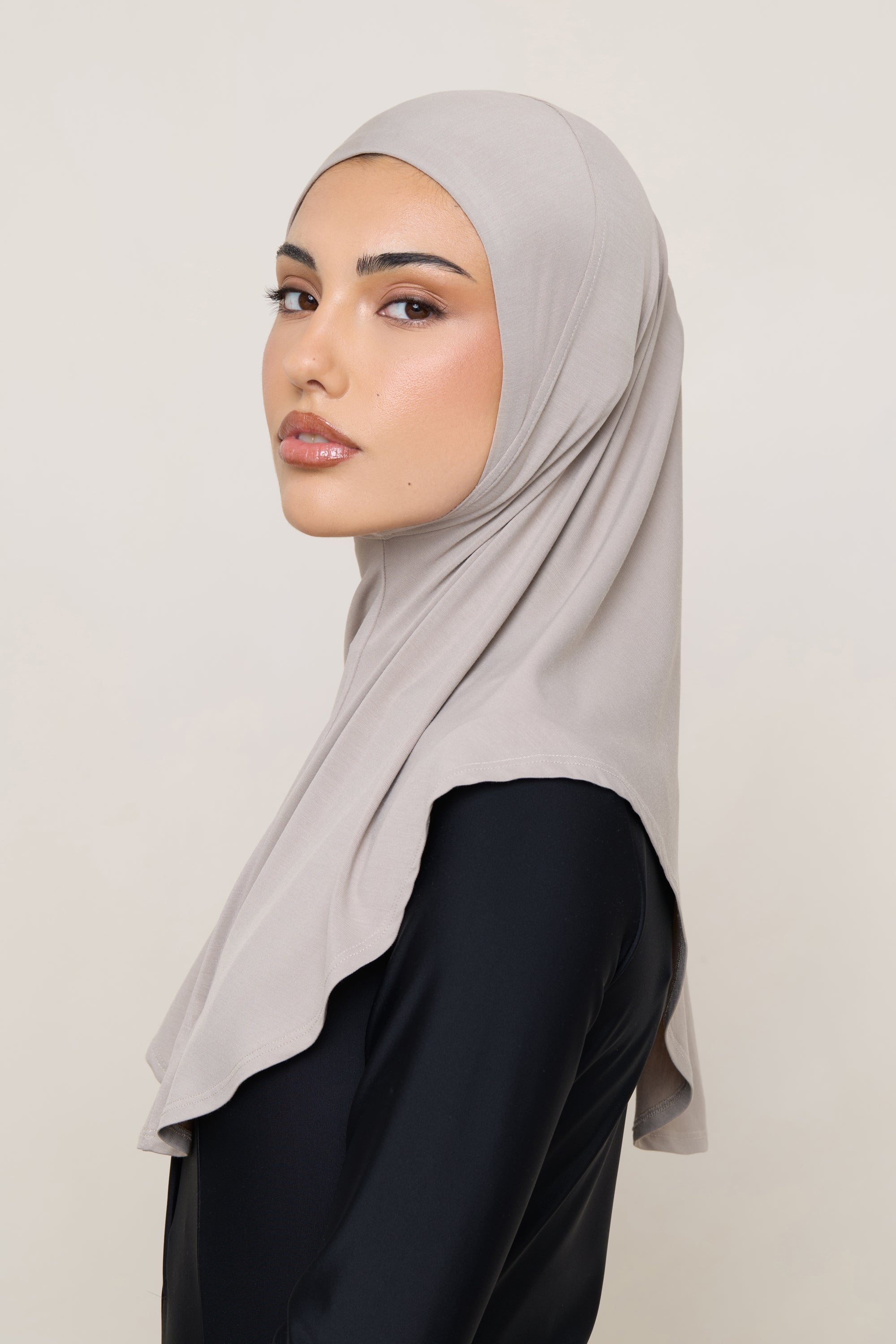 Amira Hijab Instantané en Jersey de Bambou - Vison Hijabs Modeen