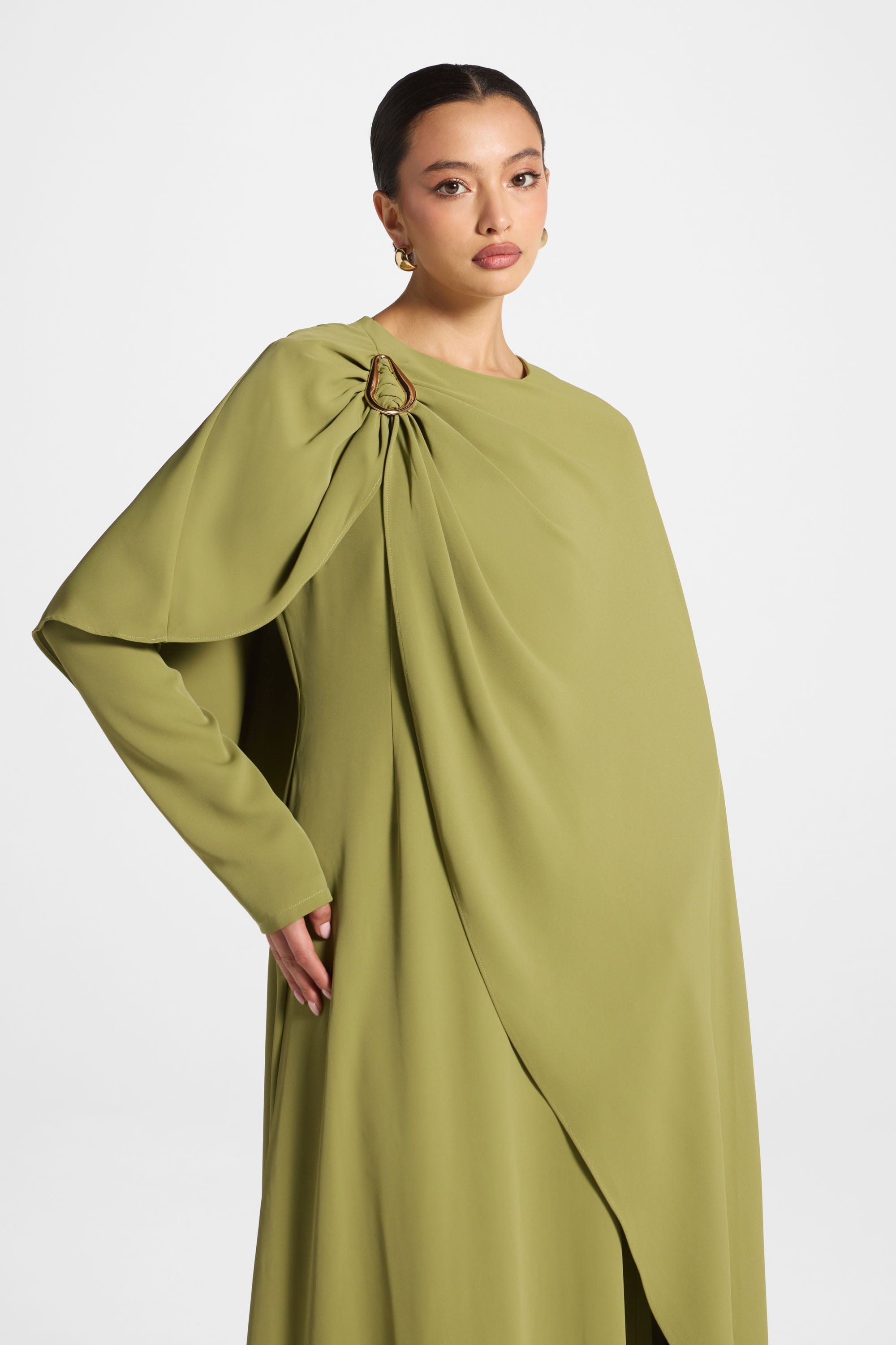 Robe Longue Asymétrique à Cape - Fougère Abayas Modeen