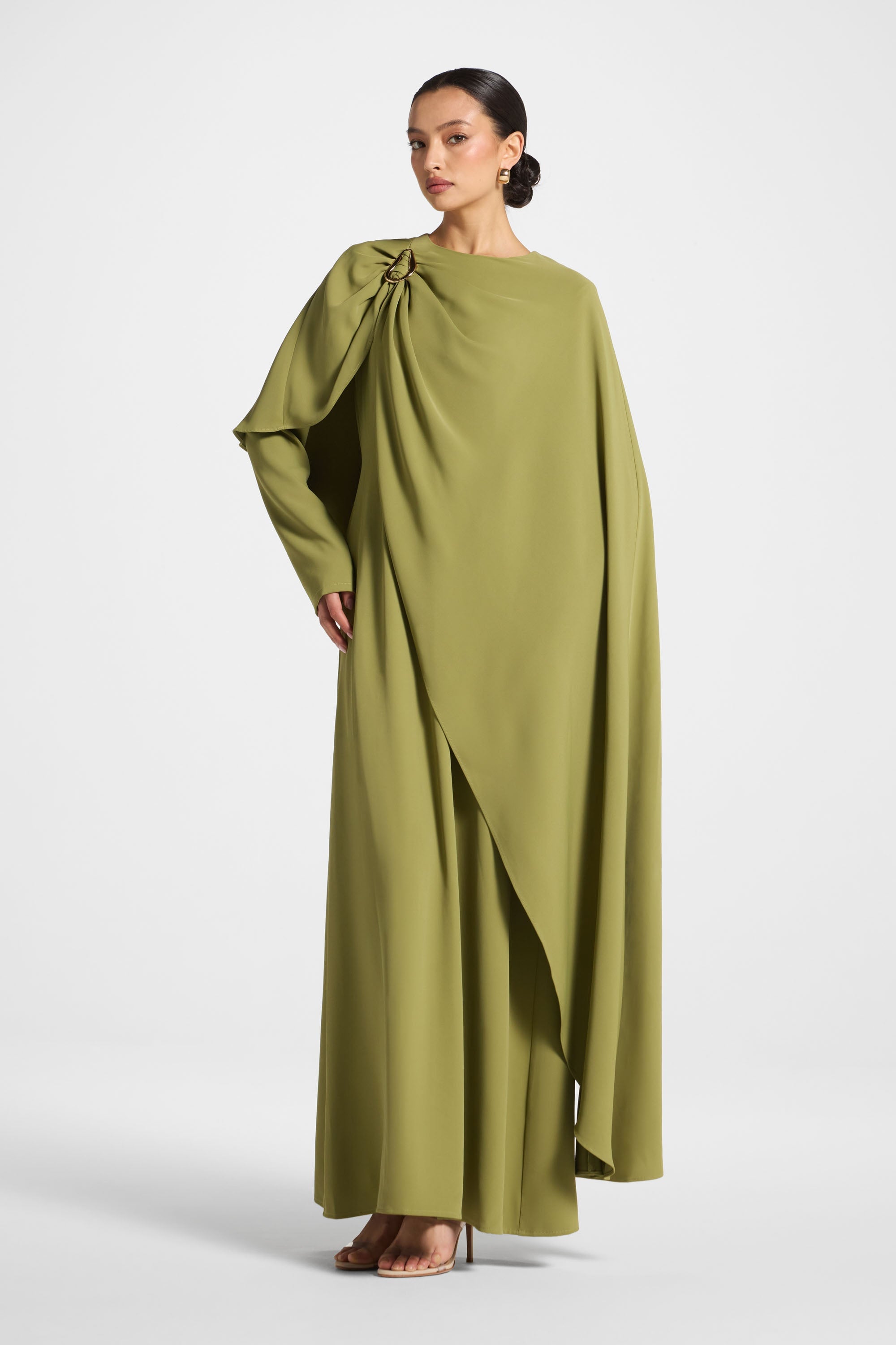 Robe Longue Asymétrique à Cape - Fougère Abayas Modeen