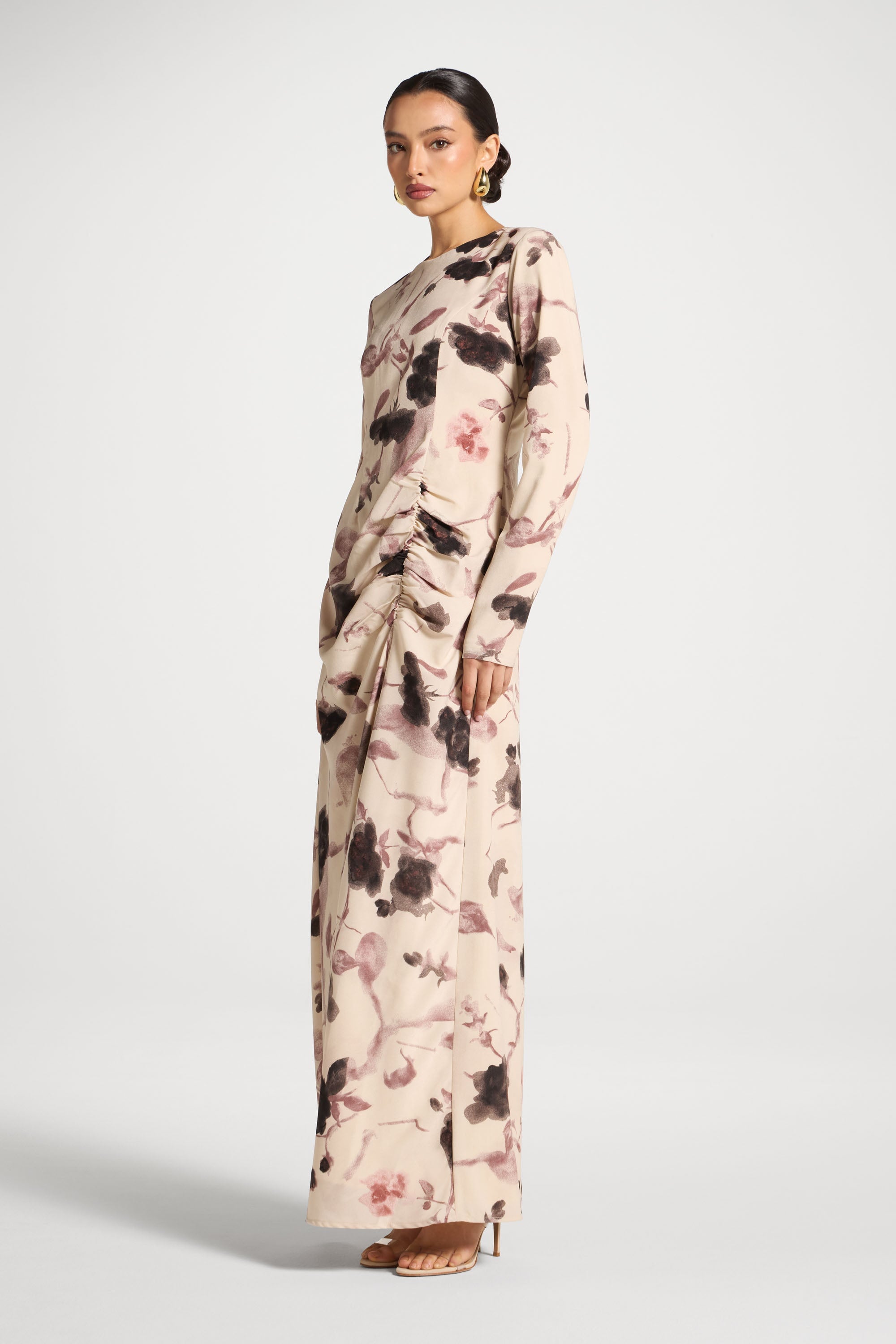 Robe Longue Froncée Asymétrique - Pétales de Vanille Abayas Modeen
