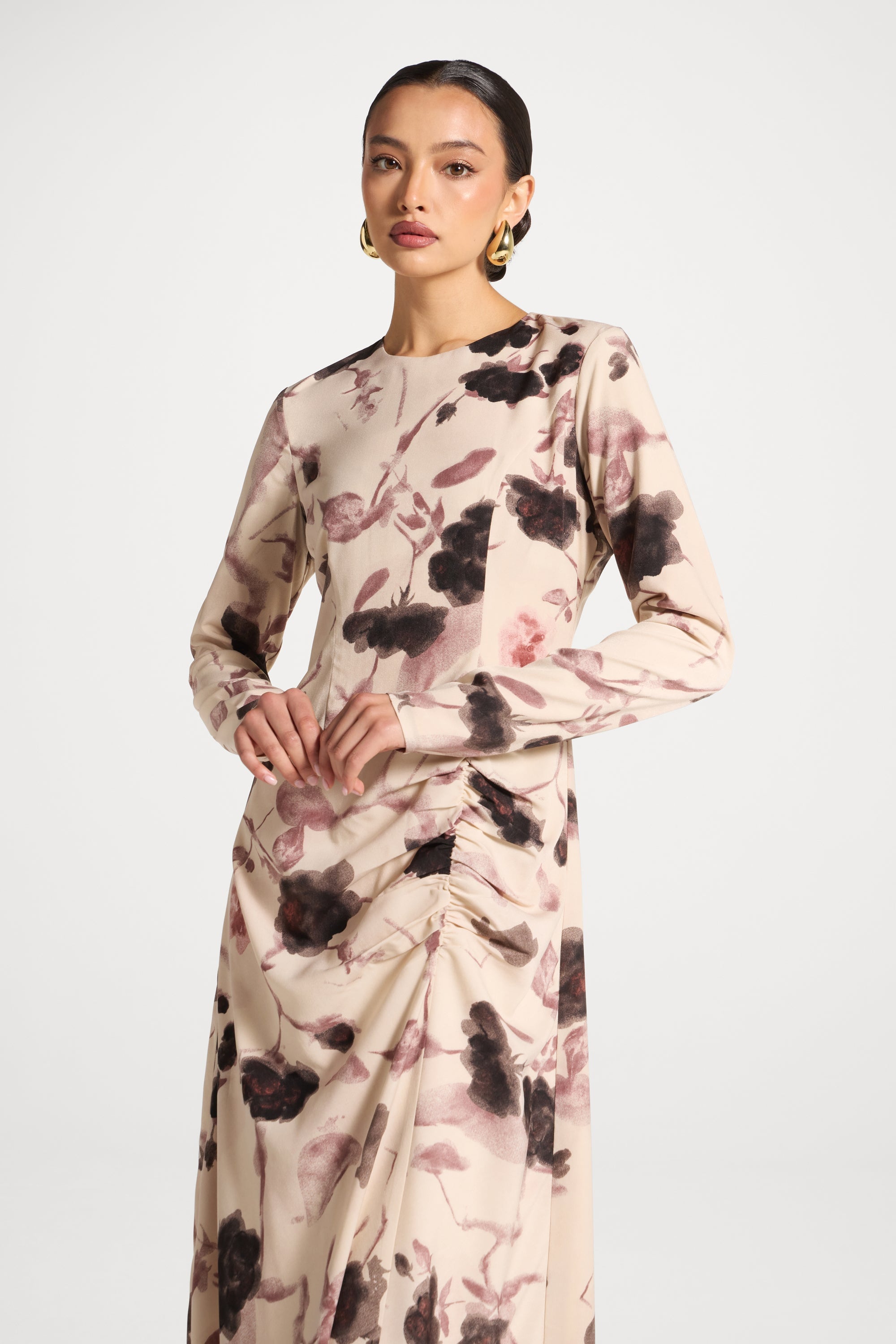 Robe Longue Froncée Asymétrique - Pétales de Vanille Abayas Modeen