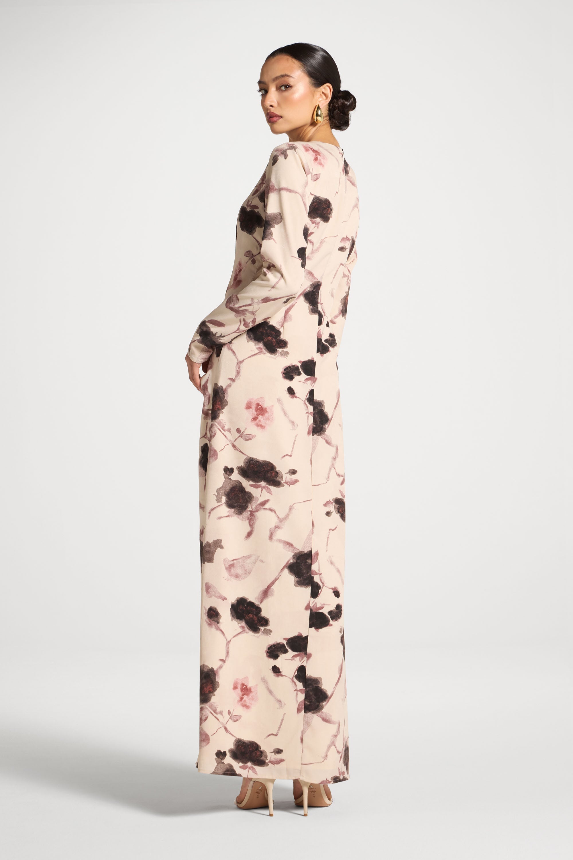 Robe Longue Froncée Asymétrique - Pétales de Vanille Abayas Modeen