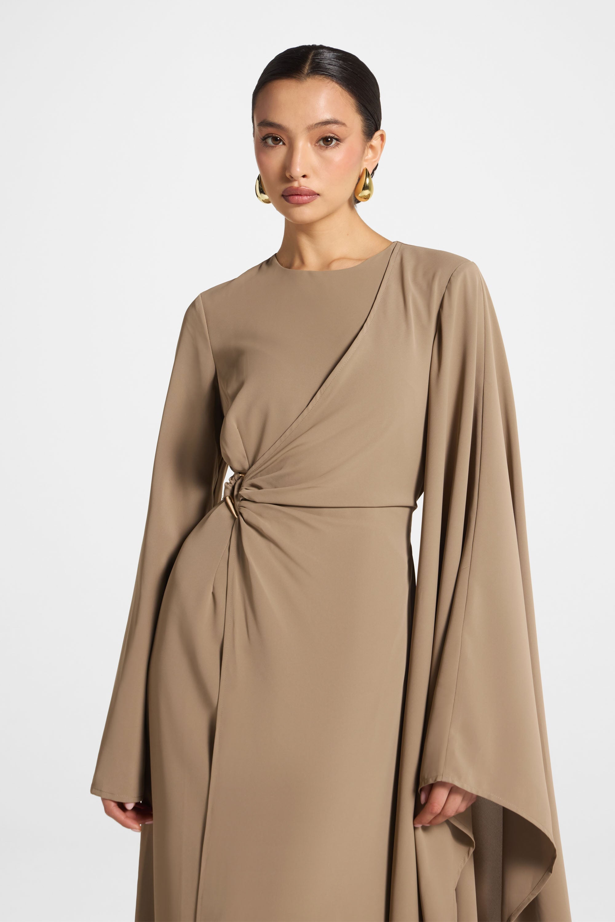 Robe Longue à Manches Asymétriques - Vétiver Abayas Modeen