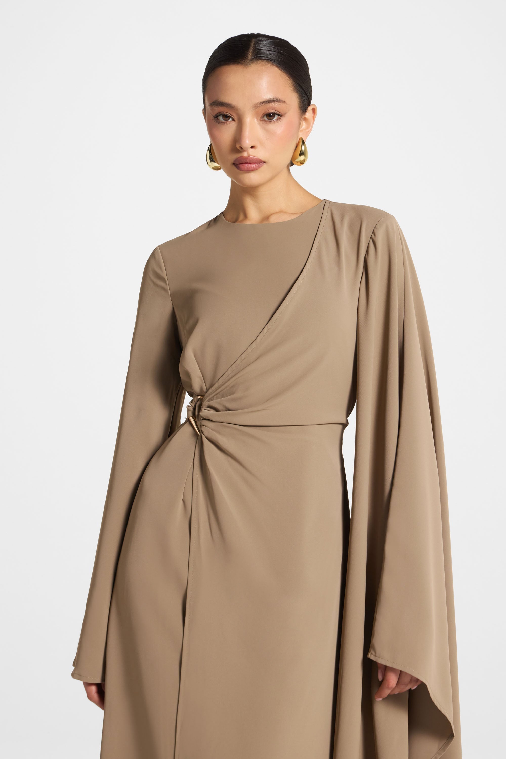 Robe Longue à Manches Asymétriques - Vétiver Abayas Modeen