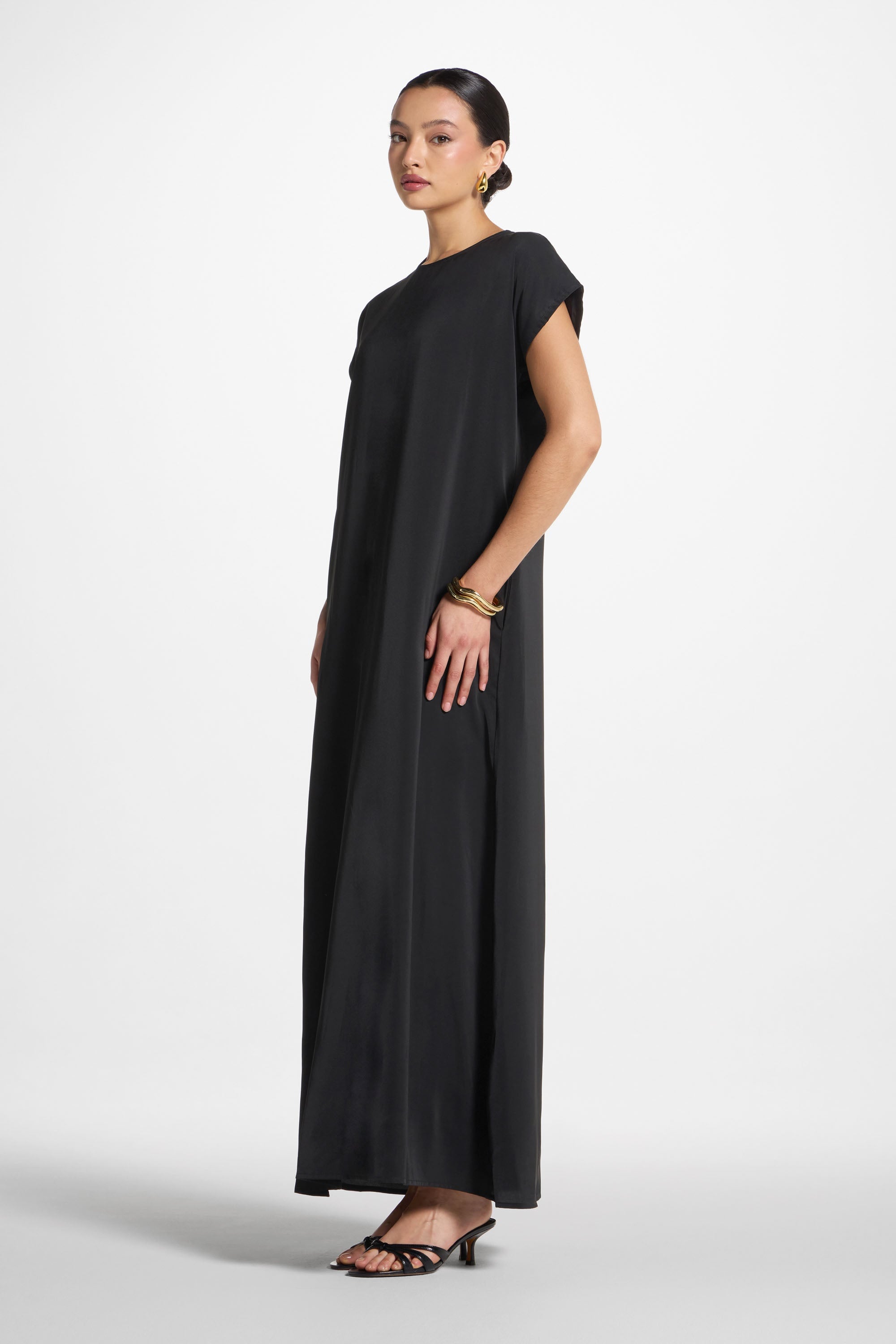 Robe Longue Intérieure à Petites Manches - Noir Abayas Modeen
