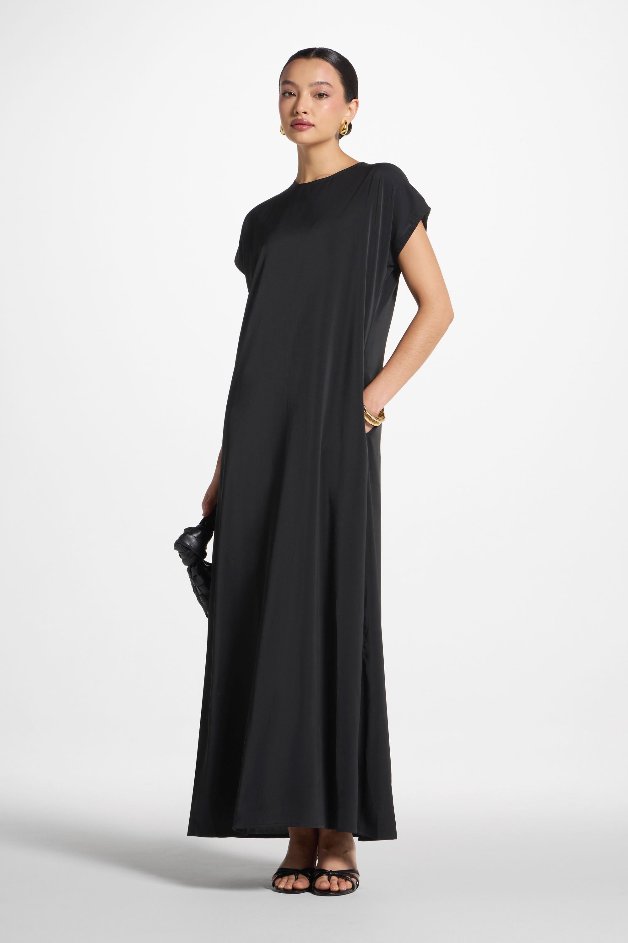 Robe Longue Intérieure à Petites Manches - Noir Abayas Modeen