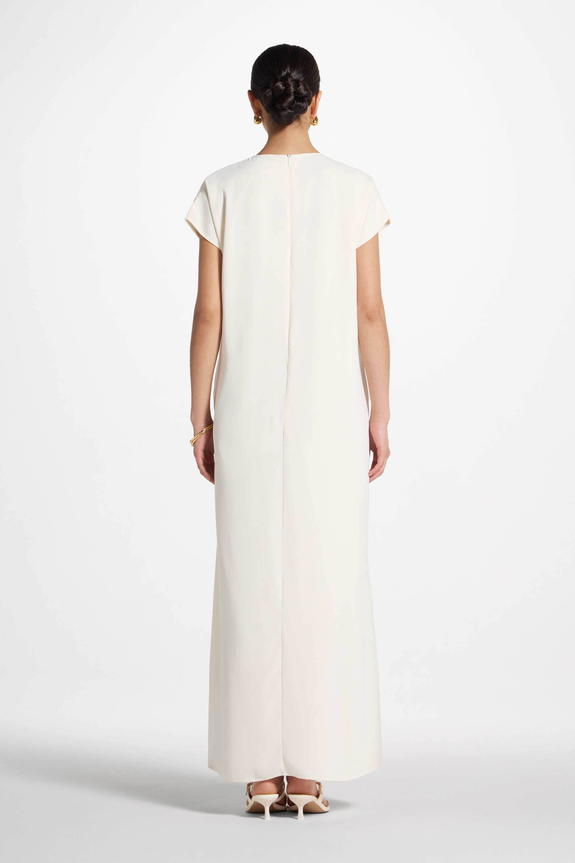 Robe Longue Intérieure à Petites Manches - Lait de Coco Abayas Modeen