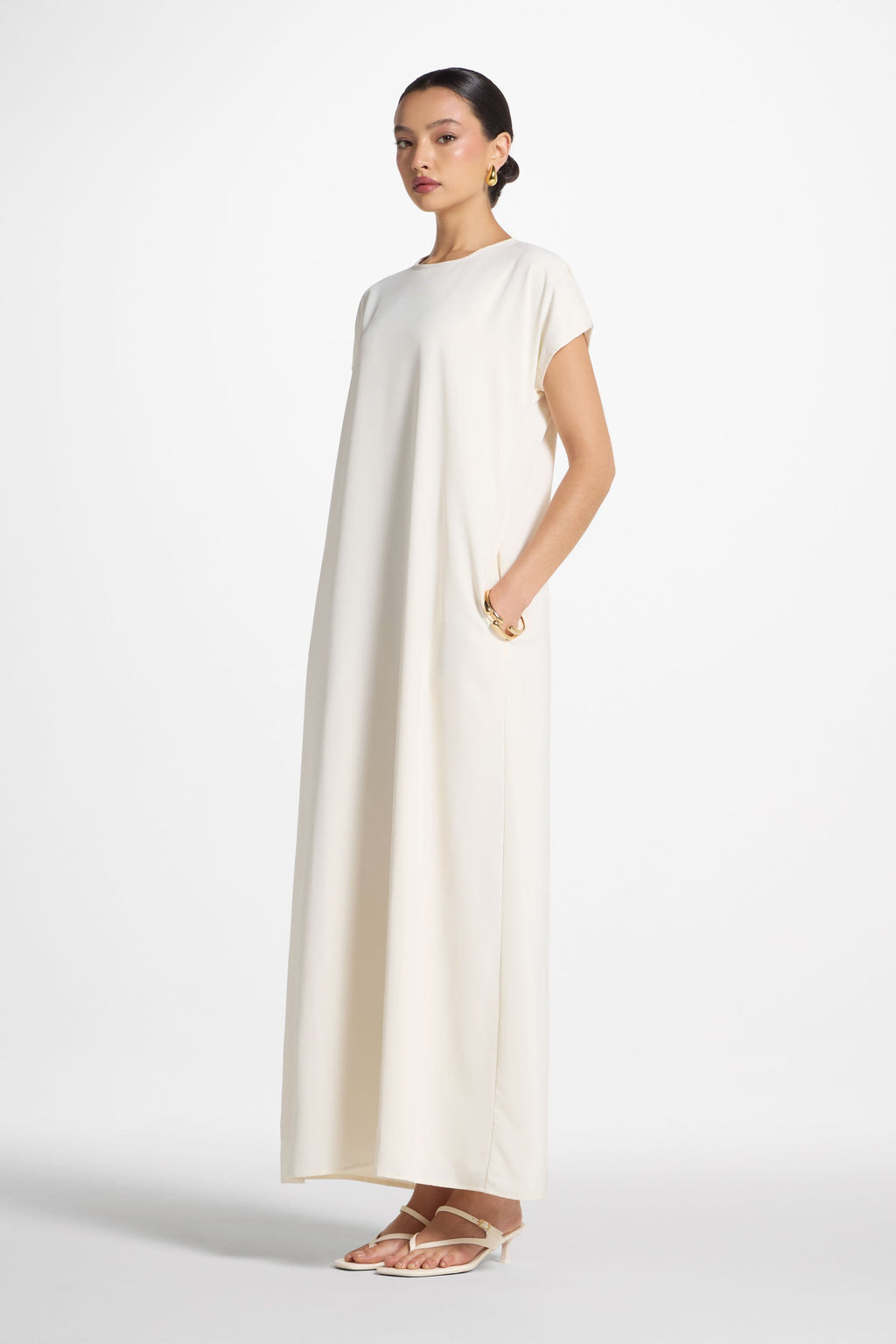 Robe Longue Intérieure à Petites Manches - Lait de Coco Abayas Modeen