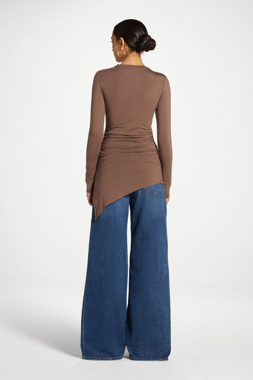 Haut Froncé Asymétrique en Bambou - Chocolat Abayas Modeen