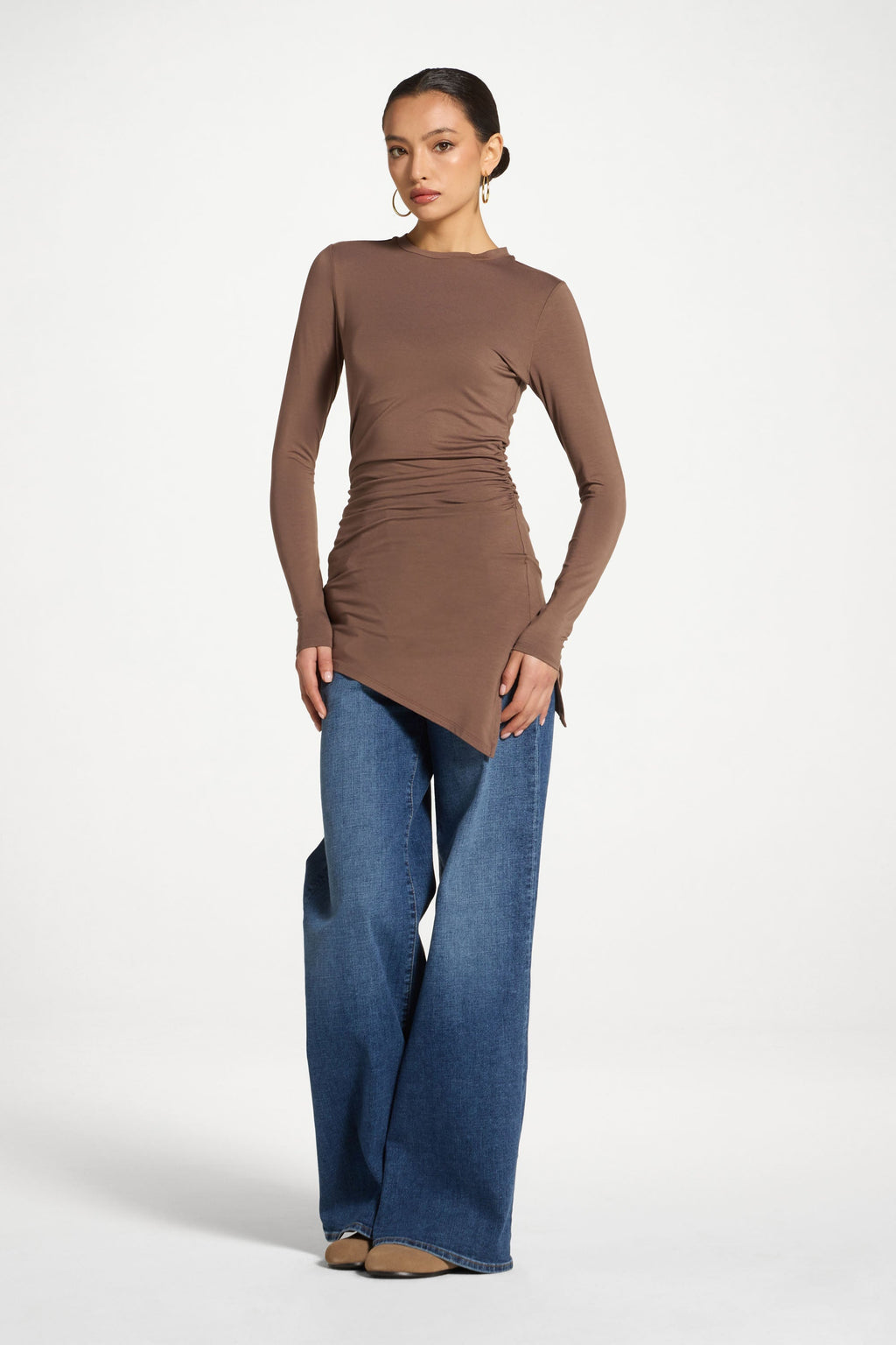 Haut Froncé Asymétrique en Bambou - Chocolat Abayas Modeen
