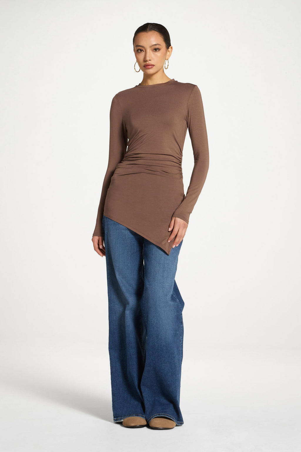 Haut Froncé Asymétrique en Bambou - Chocolat Abayas Modeen
