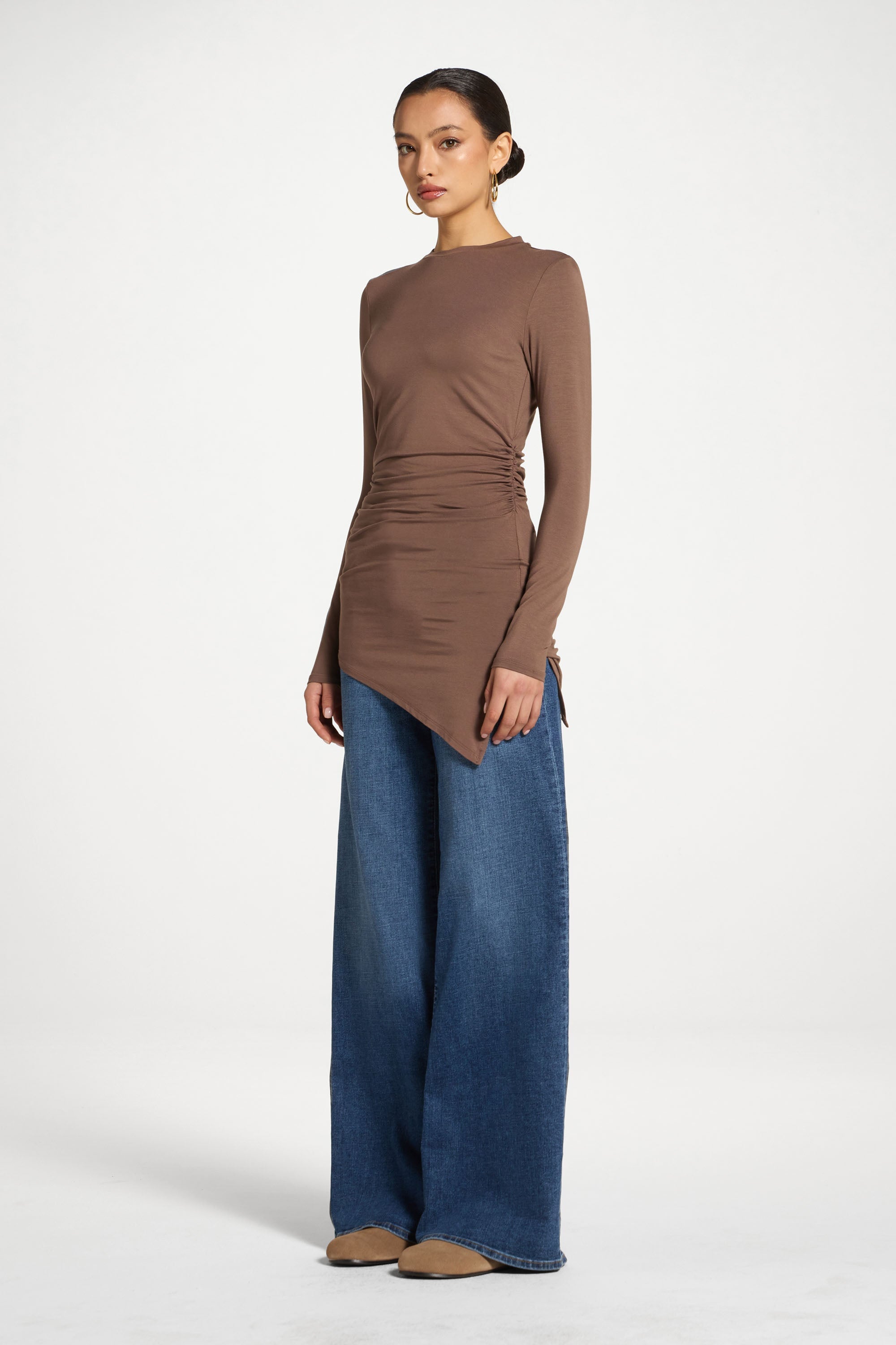Haut Froncé Asymétrique en Bambou - Chocolat Abayas Modeen