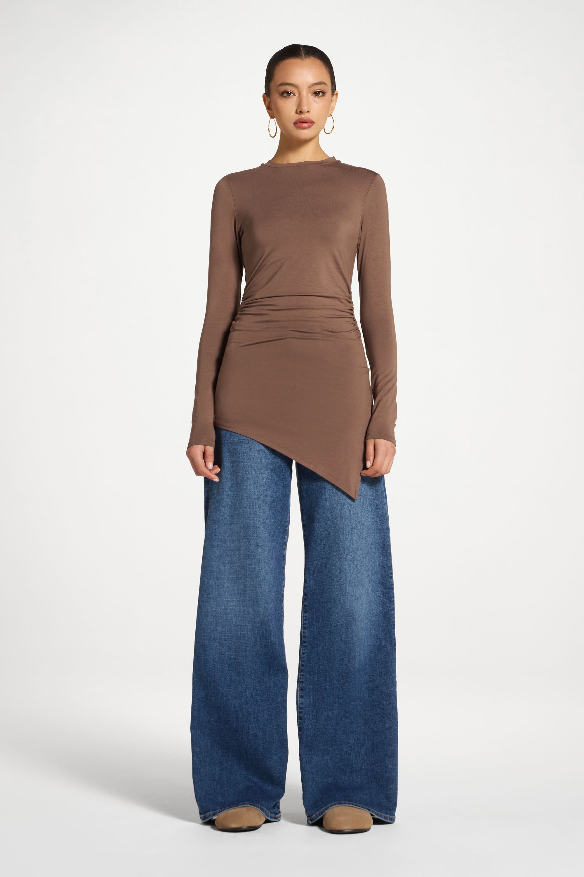 Haut Froncé Asymétrique en Bambou - Chocolat Abayas Modeen