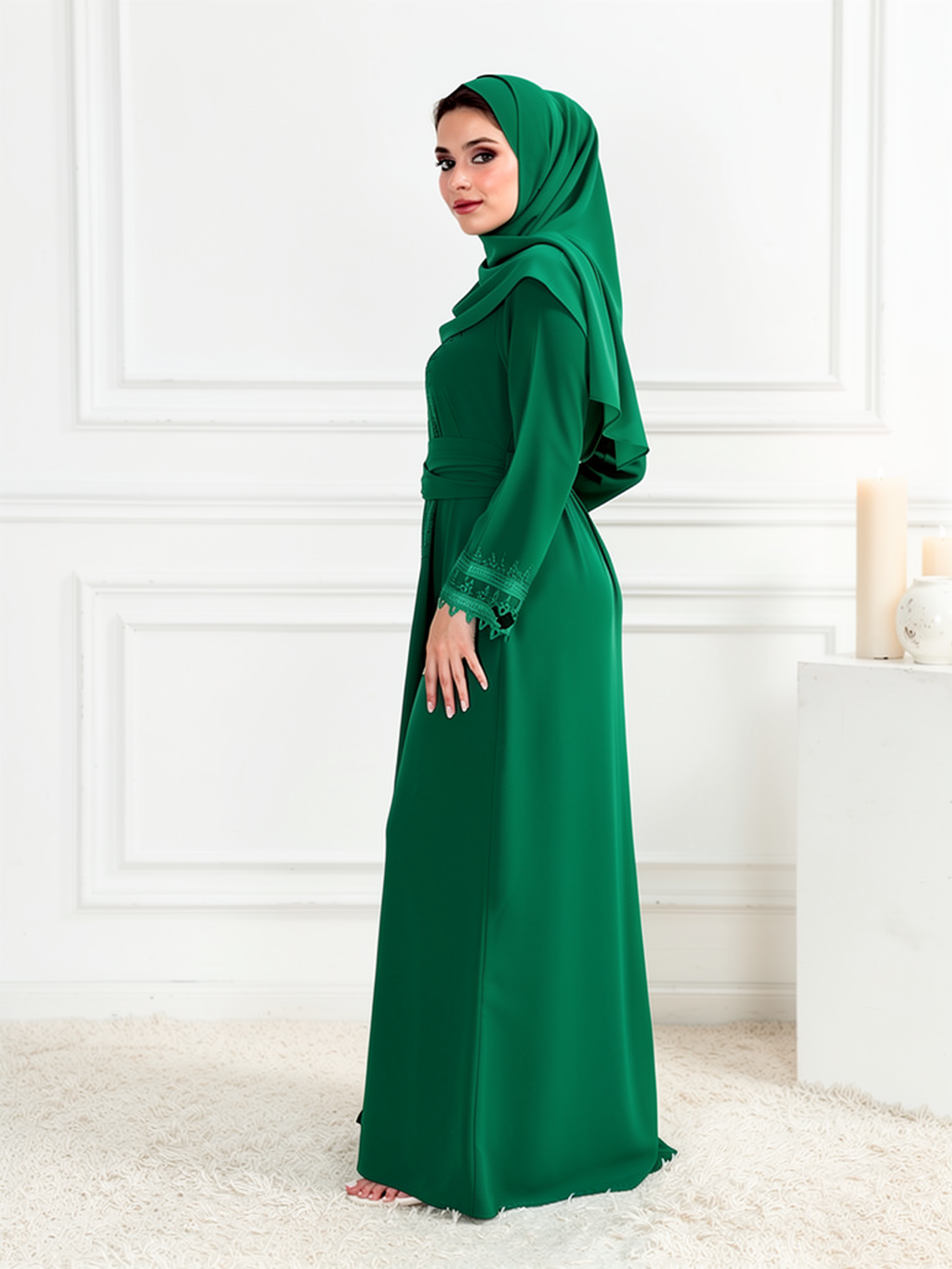 Caftan Salma Vert Émeraude — vue trois-quarts