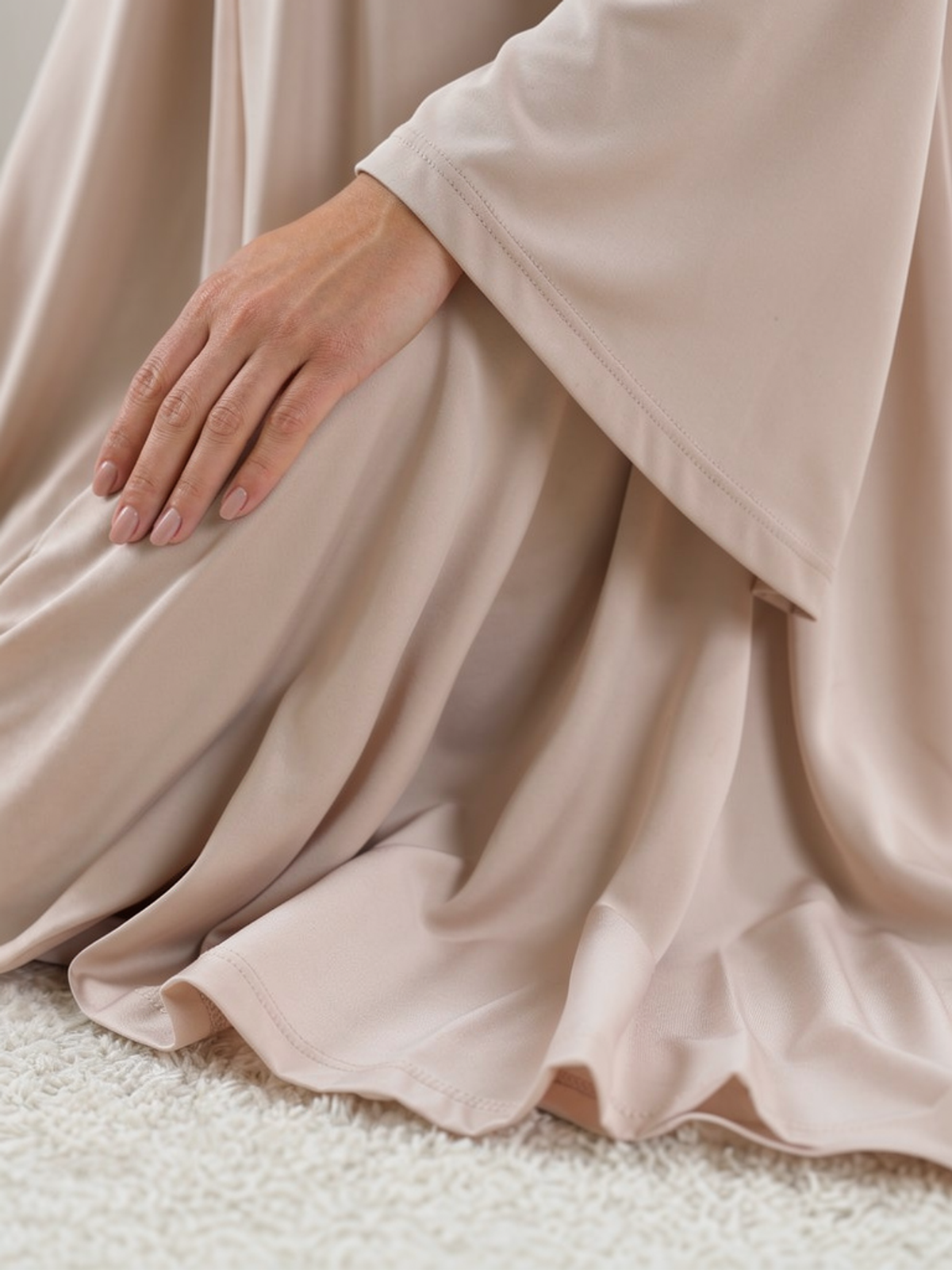 Sous-robe Sana Beige — détail manche et ourlet